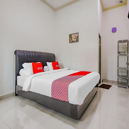 Oyo 90063 Silver Homestay Syariah Perabumulih Zewnętrze zdjęcie