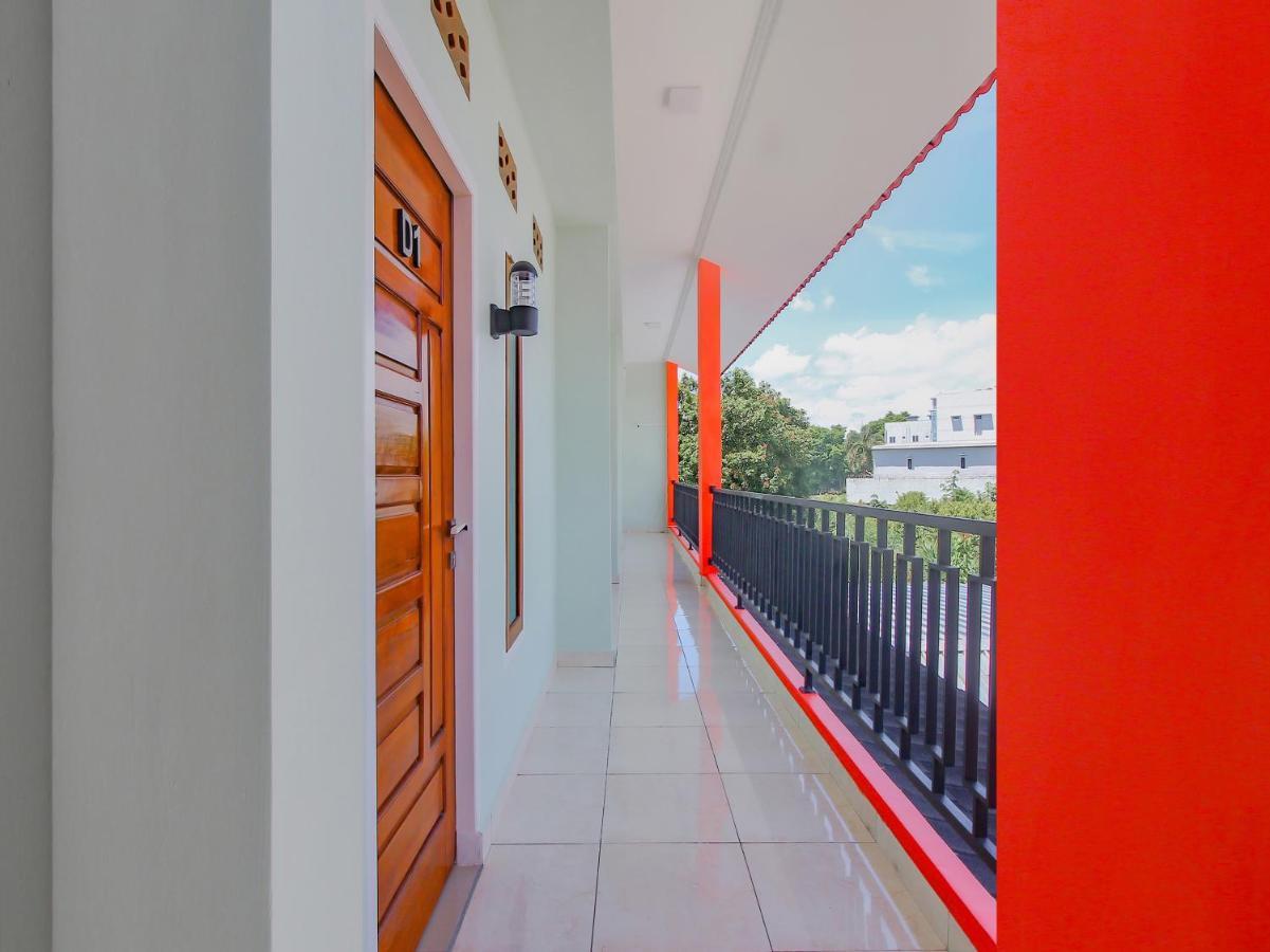 Oyo 90063 Silver Homestay Syariah Perabumulih Zewnętrze zdjęcie