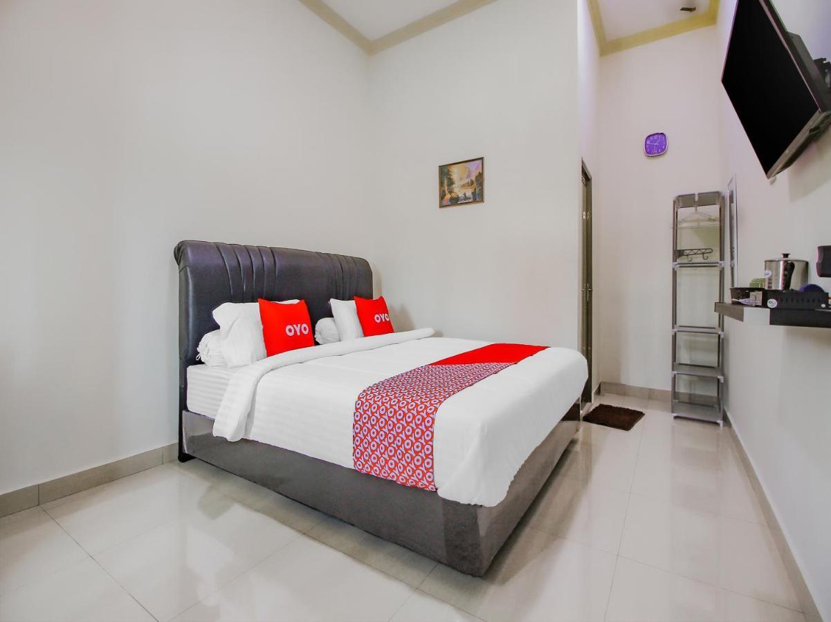 Oyo 90063 Silver Homestay Syariah Perabumulih Zewnętrze zdjęcie