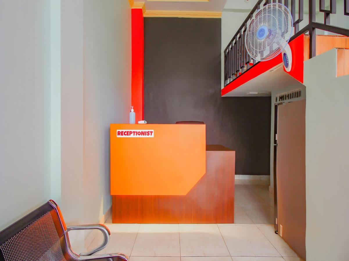 Oyo 90063 Silver Homestay Syariah Perabumulih Zewnętrze zdjęcie