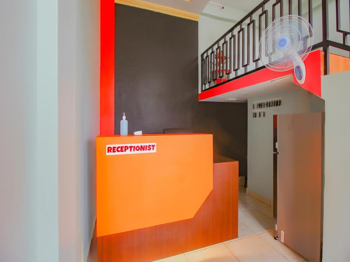 Oyo 90063 Silver Homestay Syariah Perabumulih Zewnętrze zdjęcie