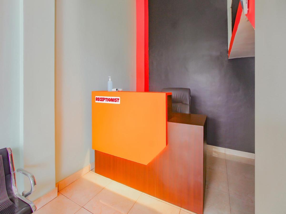 Oyo 90063 Silver Homestay Syariah Perabumulih Zewnętrze zdjęcie