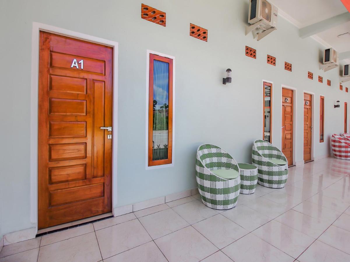 Oyo 90063 Silver Homestay Syariah Perabumulih Zewnętrze zdjęcie