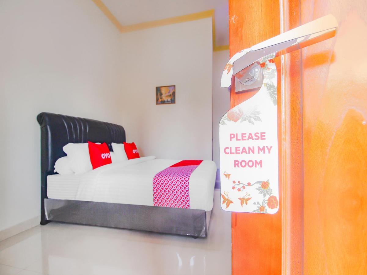 Oyo 90063 Silver Homestay Syariah Perabumulih Zewnętrze zdjęcie